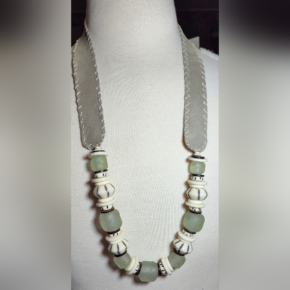 Bohemian Elegant Gray and White Beaded Necklace Nwot